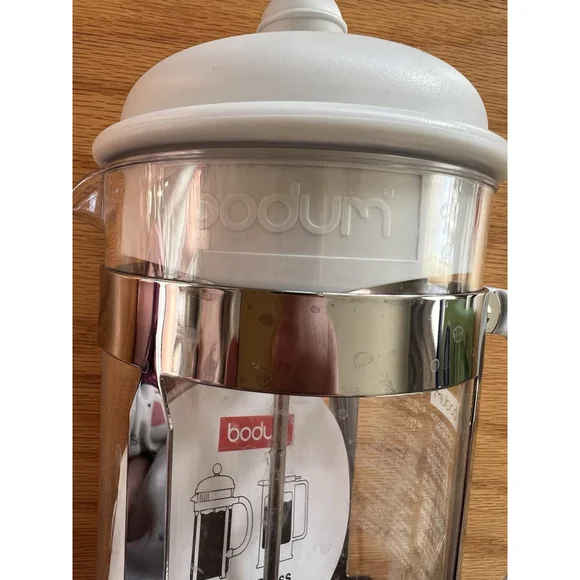 Bodum Caffettiera French Press 8 Cup Coffee Maker in White - 34 fl oz, New - Picture 3 of 6